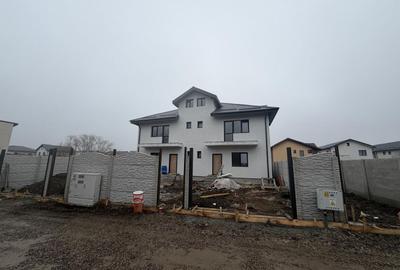 Casă individuală cu 3 camere cu Canalizare în Central - 4