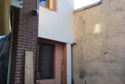 CASA P+1 SINGUR CURTE 3DORMITOARE+LIVING SEMINEU PIEPTANARI- VIILOR METROU PARC - 7