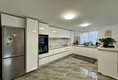 Casă individuală cu 6 camere cu Canalizare în Ghimbav Livadă - 4