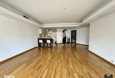 Apartament cu 3 camere semidecomandat în Herăstrău