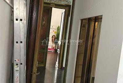 Casă cu 8 camere cu Teren 1686 Mp în Ultracentral - 2