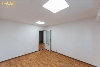 Spatiu comercial 3 camere 74 mp  Pretabil Birou/Cabinet Medical - 3