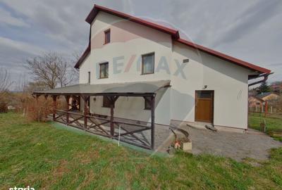 Casă cu 4 camere în Lazu Baciului - 2
