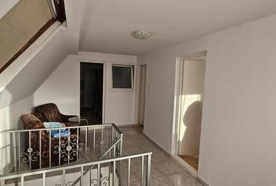 Casă cu 4 camere în Călățele