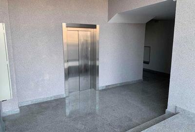 Spațiu comercial, de 15 mp, în Baza 3