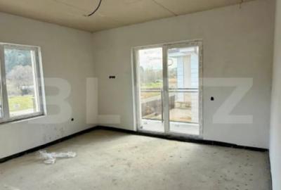 Casă cu 4 camere cu Teren 400 Mp în Luna - 2