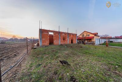 Casă individuală cu 7 camere cu Canalizare în Central - 38