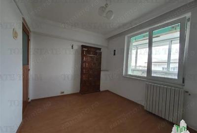 Apartament cu 5 camere decomandat în Sud - 9