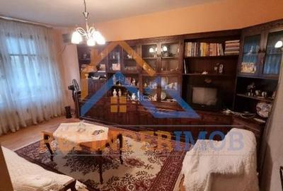 Apartament cu 2 camere decomandat în Mărgeanului