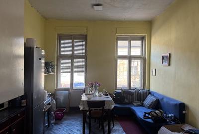 Casă cu 3 camere în Central - 2