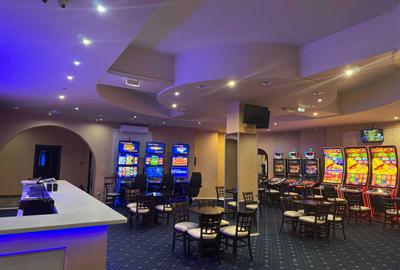 Spațiu comercial, de 214 mp, în Central - 4