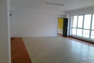 Spațiu comercial, de 92 mp, în Central