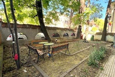 Casă cu 8 camere cu Teren 560 Mp în Kiseleff