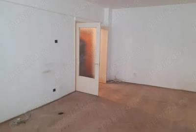 Garsonieră decomandată în Barieră - 11