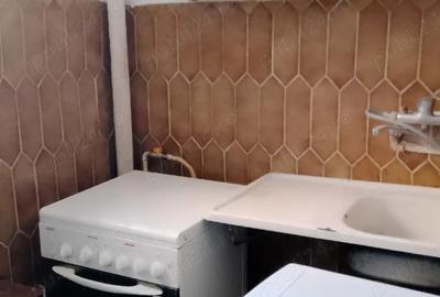Apartament cu 3 camere semidecomandat în Central - 3