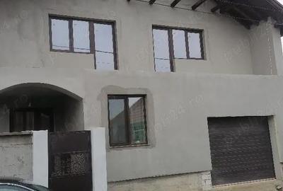 Casă cu 5 camere cu Teren 400 Mp în Haieu - 2