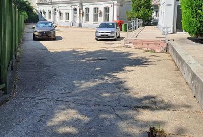 Calea Victoriei - Centrul Vechi, singur curte, curte generoasa(1400 mp), libera - 12