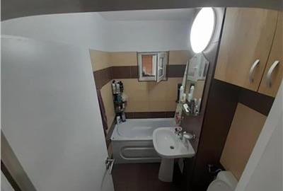 Apartament cu 2 camere, decomandat - zona Stupini - 2