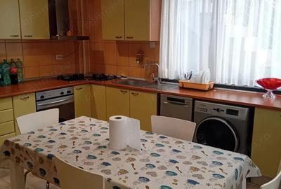Casă cu 8 camere cu Teren 776 Mp în Central
