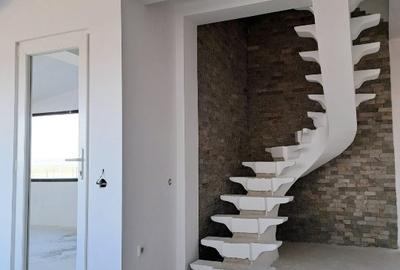 Casă individuală cu 2 camere cu Teren 600 Mp în Central - 2