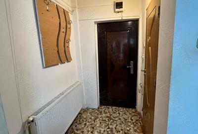 Inchiriez garsoniera zona policlinica 2 - 4