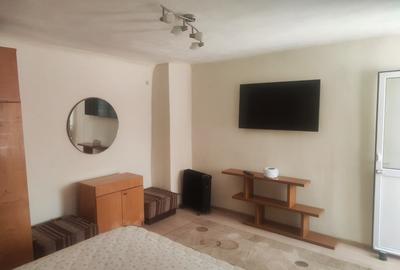 Apartament cu o cameră în casă cu 4 apartamente, cu parcare proprie - 2