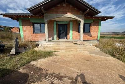 Casă cu 3 camere cu Teren 457 Mp în Micești - 7