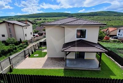 Duplex cu 4 camere cu Canalizare în Chinteni - 2