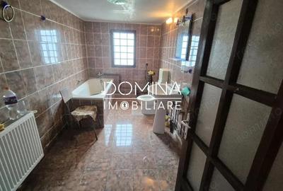 Casă cu 3 camere cu Teren 8658 Mp în Scoarța - 2