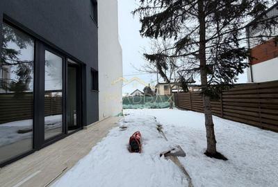 Casă cu 6 camere cu Canalizare în Tunari