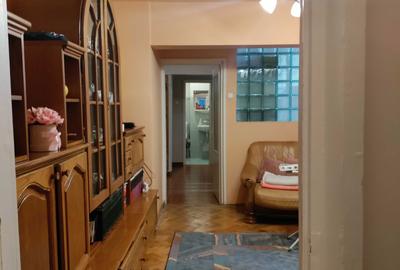 Apartament cu 3 camere semidecomandat în Careiului - 2