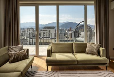 Apartament cu 3 camere decomandat, mobilat în Tractorul - 1