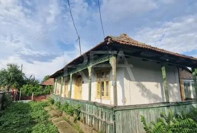Casa batraneasca, cu teren de 1300 m.p. comuna Dascalu Casa batraneasca, cu teren de 1300 m.p. comuna Dascalu - 2