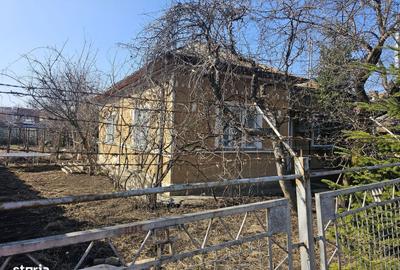 Casă cu 4 camere în Albești - 2