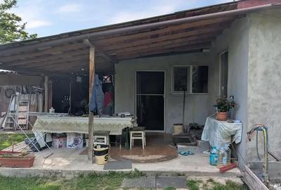 Casă cu 4 camere în Sinești - 1