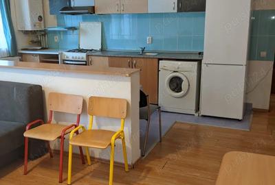 Vand ap in Flore?ti ,str Florilor ,intre case ,strada privata ,asfaltata ,suprafa?a totala 61 mp. - 8