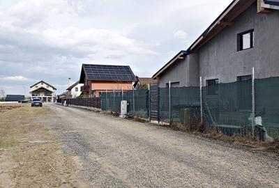 Teren Construcții intravilan de 730 mp, în Cristian - 2