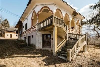 Casă individuală cu 9 camere în Central