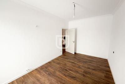 Casă individuală cu 8 camere cu Canalizare în Periferie - 8