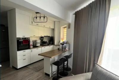 Apartament cu 3 camere decomandat în Tractorul - 7