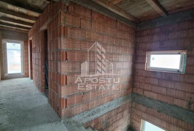 Casa la Rosu P+M, 2 fronturi stradale, teren generos, Giarmata - 7