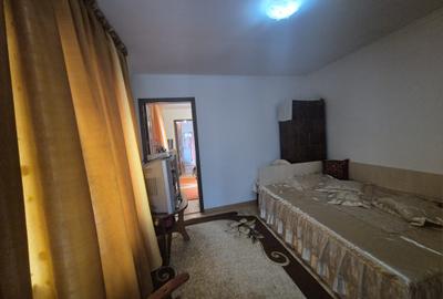 Casă cu 4 camere cu Canalizare în Central - 13