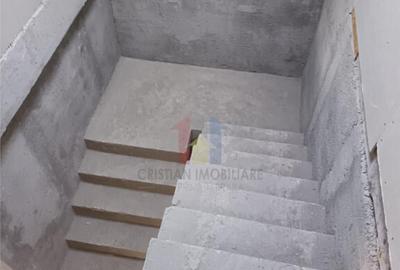 Casă cu 6 camere cu Teren 512 Mp în Central - 12