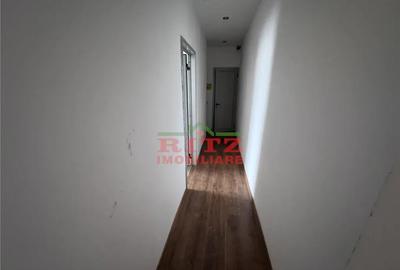 Spațiu comercial, de 372 mp, în Tineretului - 14