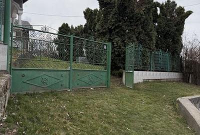 Casă cu 4 camere cu Teren 1000 Mp în Glod - 2