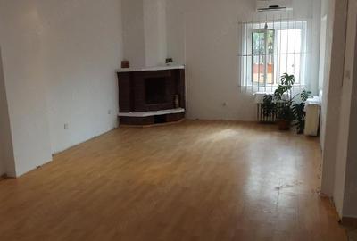 Casă cu 6 camere cu Teren 250 Mp în Rahova - 2