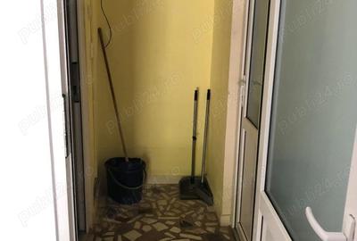 Spațiu comercial, de 13 mp, în Central - 4