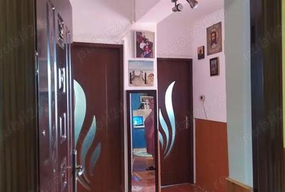 Apartament cu 3 camere decomandat în Micro 15 - 1