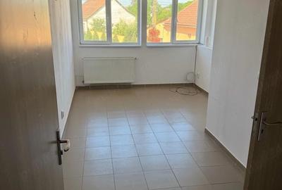 Spațiu comercial, de 14 mp, în P-ța Doina - 8