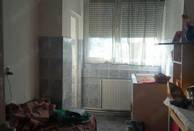 Apartament cu 2 camere semidecomandat în Micro 16